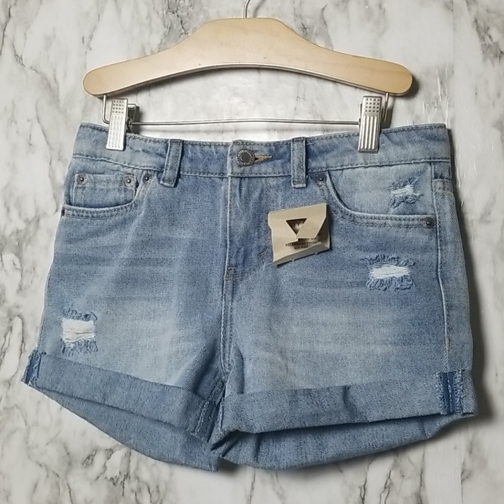 Levi's Girlfriends Shorty Short - Picture 2 of 7